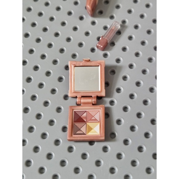 Rainbow High Vision Divas Sabrina St Cloud Rolling Vanity Case Accessories - Picture 7 of 9